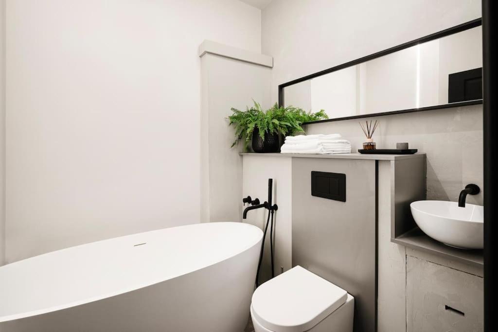 High End Free Parking Wifi Balcony Ensuite كيلتنهام المظهر الخارجي الصورة