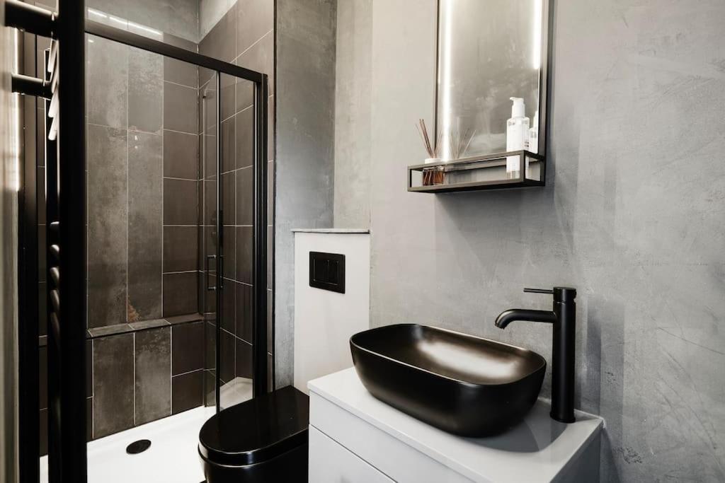 High End Free Parking Wifi Balcony Ensuite كيلتنهام المظهر الخارجي الصورة